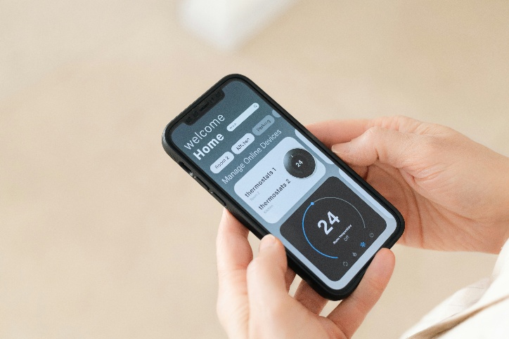 Bediening van de verwarming via een app op een smartphone